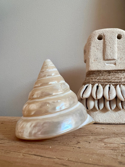 Trocha pyramide nacrée 6/7cm