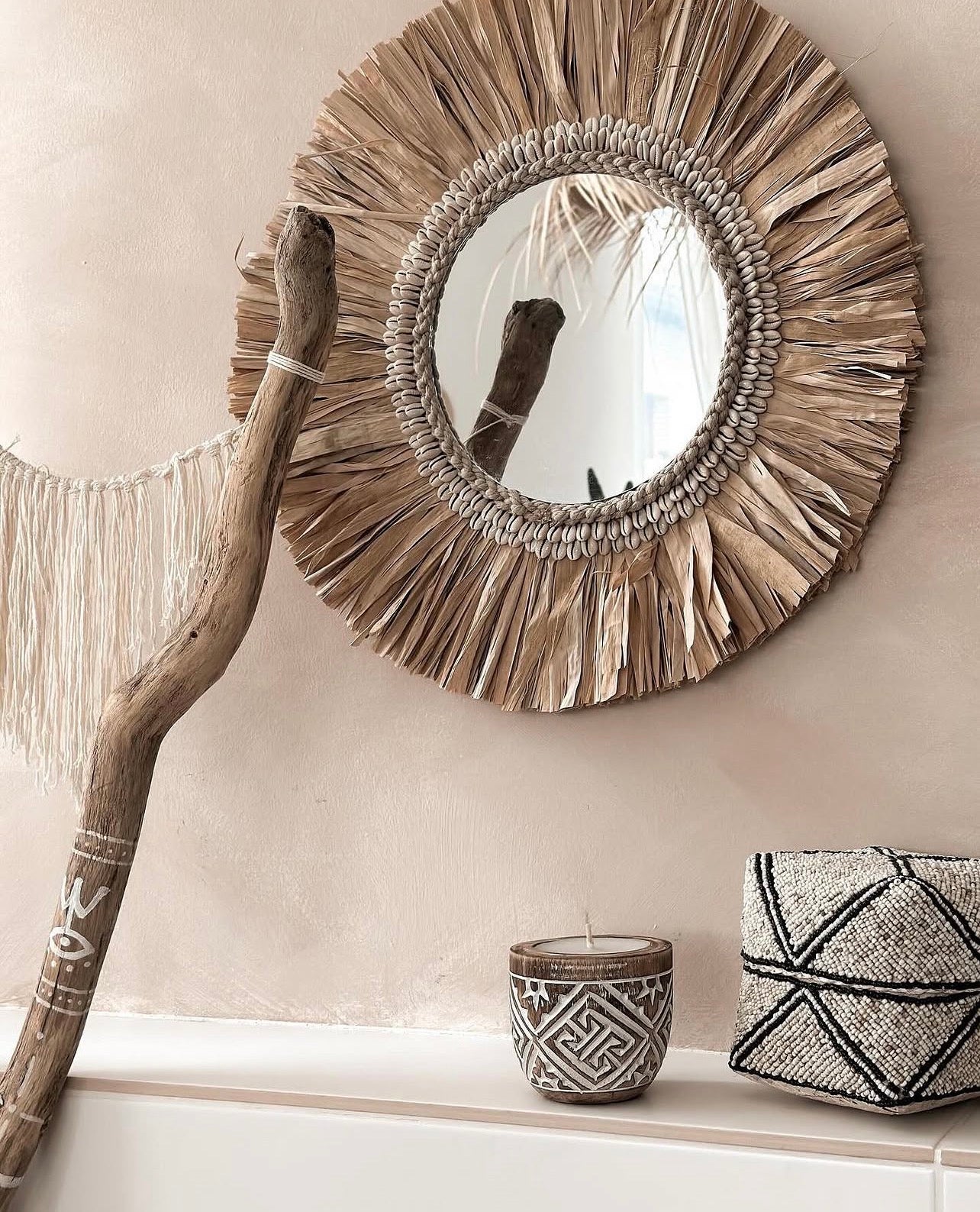 Miroir en feuilles de palmier et Cauris - Modèle Sinar