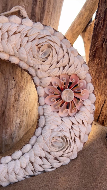 Lune en coquillages