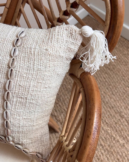 Coussin Bali avec cauris